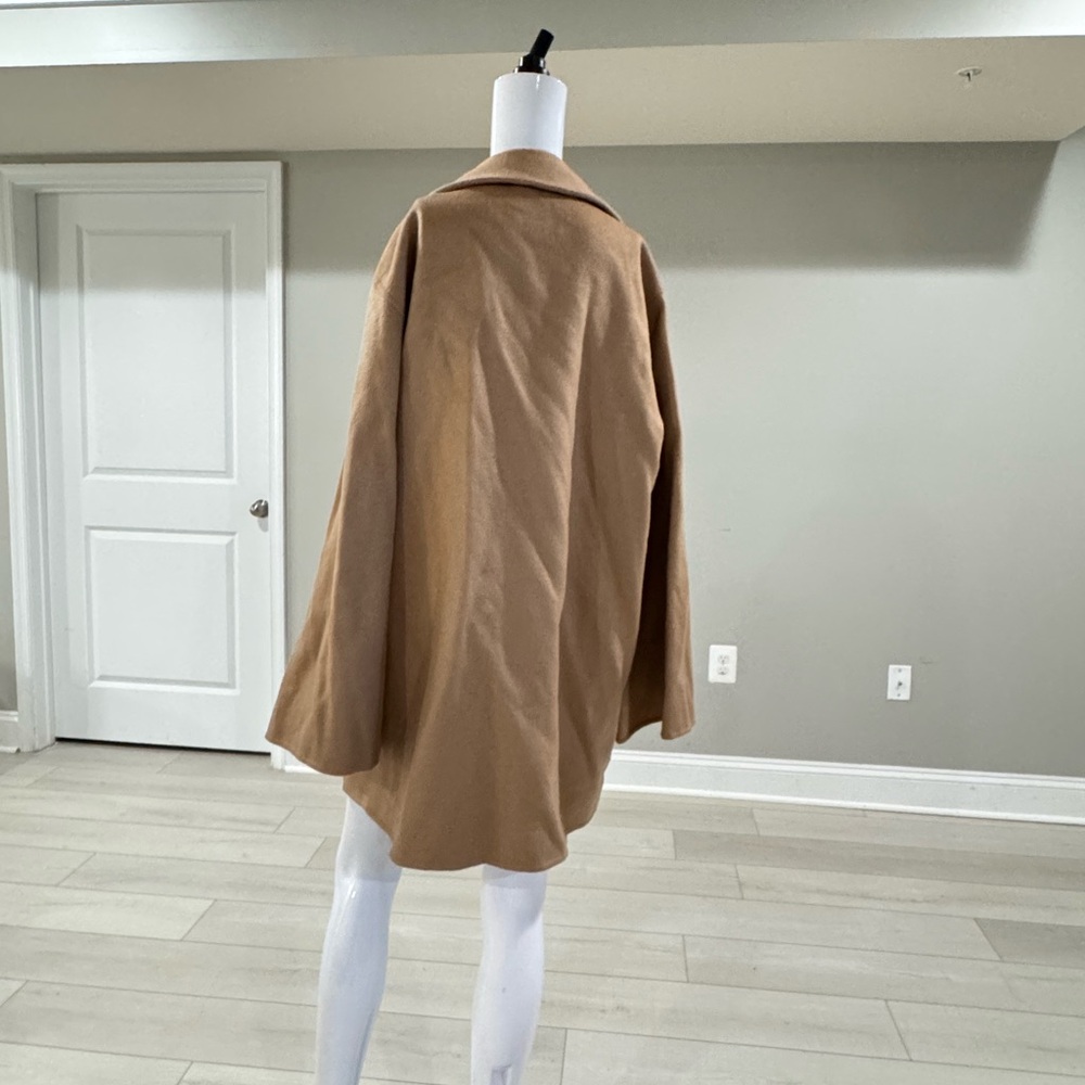 $5990 Akris
Camelhair Double-Face Double-Layer Parka
FENIX Size 10 - Picture 12 of 14
